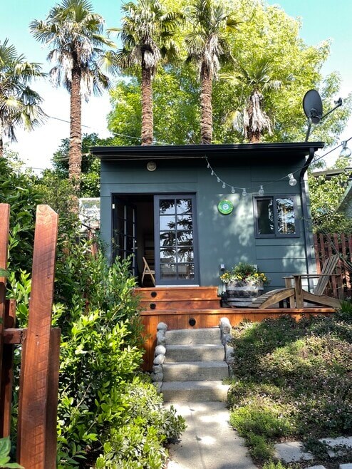 Building Photo - 2437 Arthur St