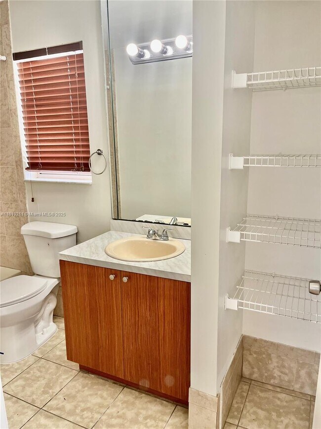 Building Photo - 4805 SW 154th Ave