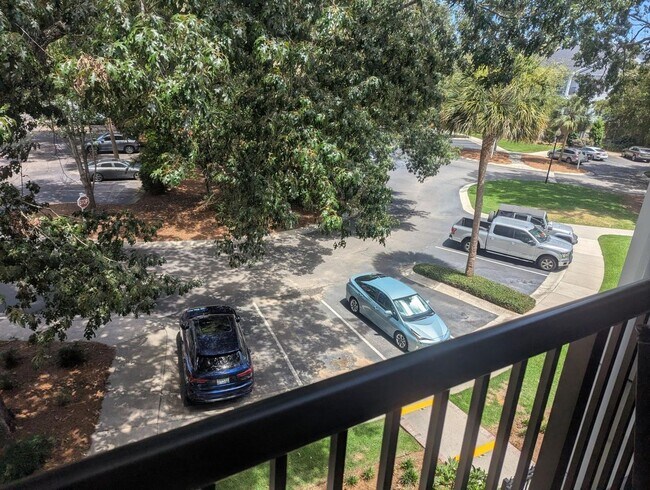 Building Photo - Luxury Condo-Gated Community - James Islan...