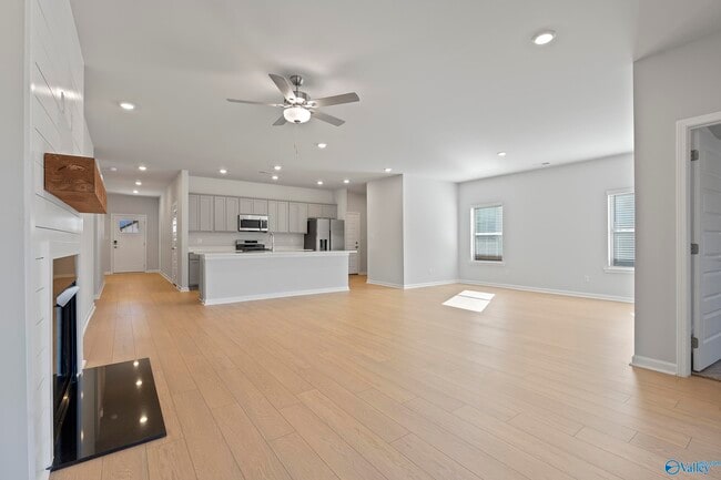 Building Photo - 247 Pennington Ave