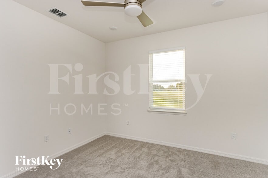 Building Photo - 588 Crown Rose Dr