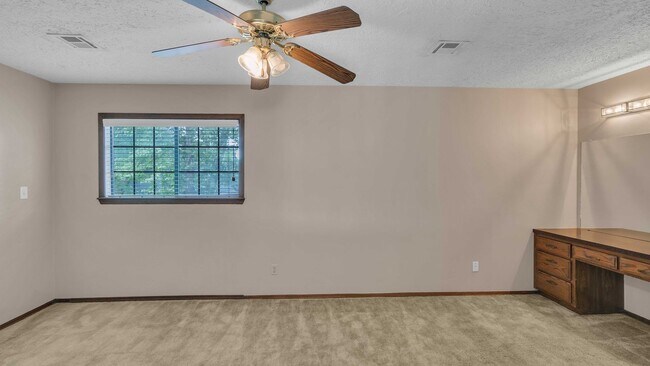 Building Photo - 3 Bed | 2 Bath | Broken Arrow