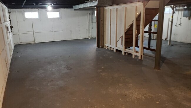 Building Photo - 10418 Monarch Dr Saint Louis, MO 63136