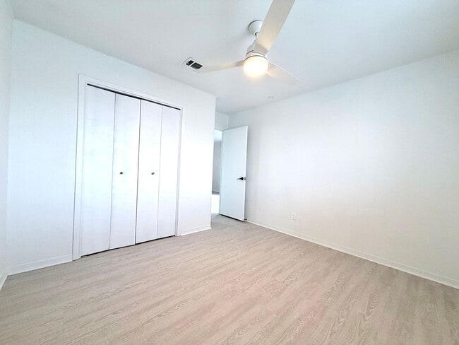 Building Photo - Stylish Two-Story Duplex with Loft, Fireplace & Private Backyard in New Braunfels!