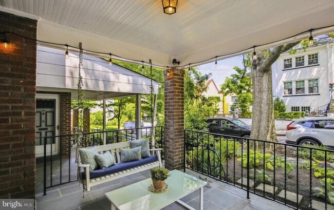 Building Photo - 1770 Hobart St NW