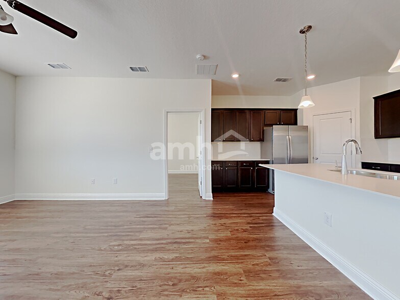 Building Photo - 20364 Calla Lily Dr