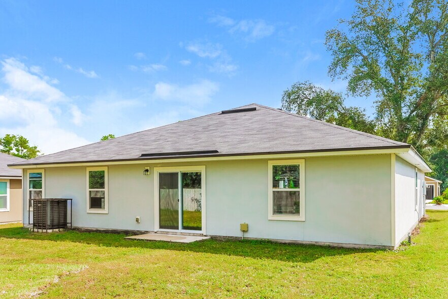 Building Photo - 6968 Loris Ln