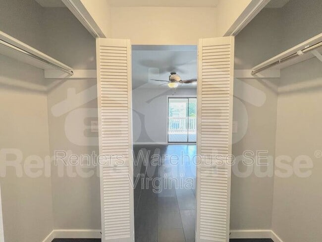 Building Photo - 2325 Sea Shell Rd