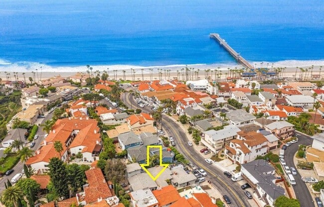 Building Photo - 507 Avenida Victoria