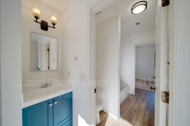 Building Photo - 55 S Pinegrove Rd