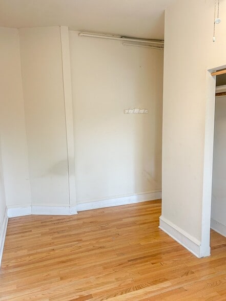 Building Photo - 703 W Willow St