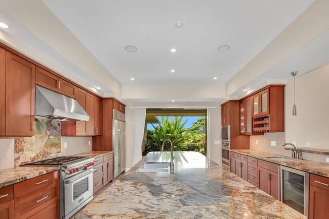 Building Photo - Ohai Estates 4 Bed 4.5 Bathroom Home Avail...