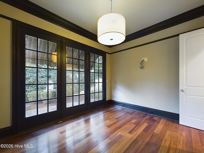 Building Photo - 3724 Rolston Dr