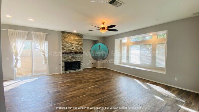 Building Photo - 4938 Ficus Ct