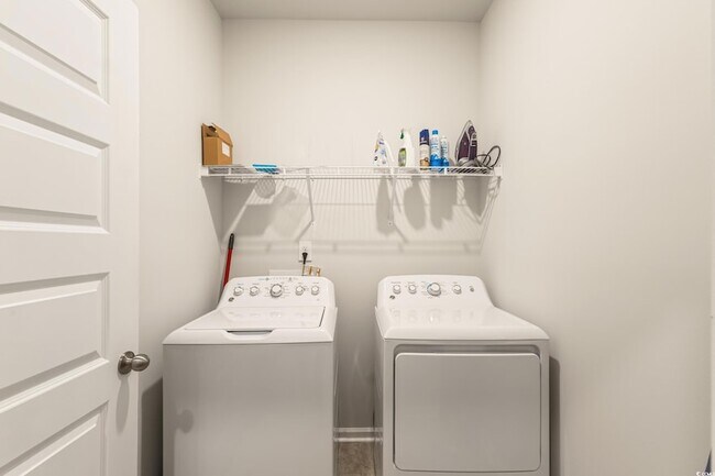 Building Photo - 5822 Whitebark Dr