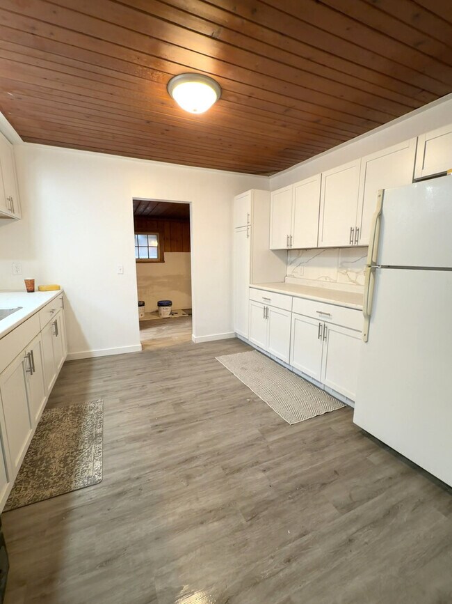 Building Photo - 120 Peale St