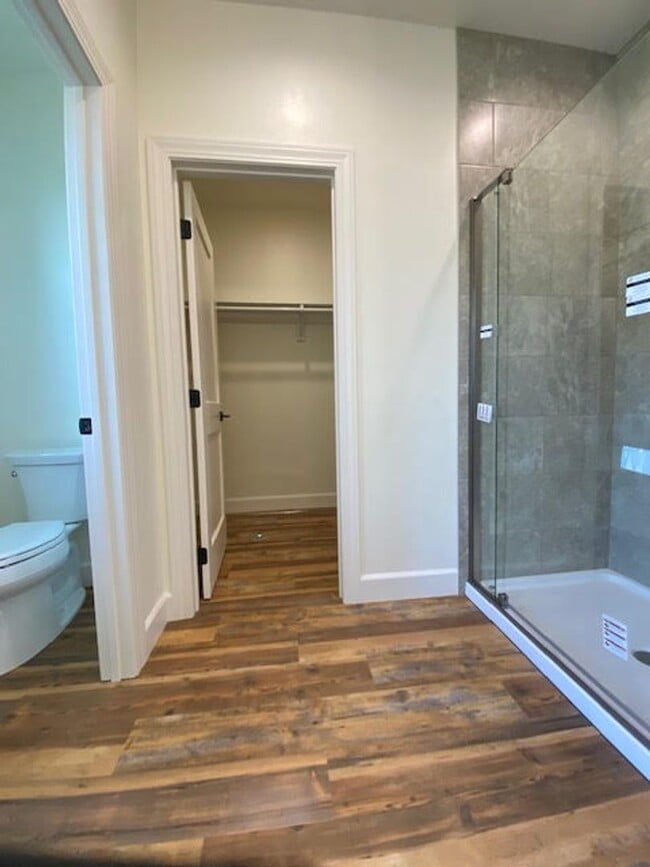 Building Photo - Beautifully Designed 3 Bed Home