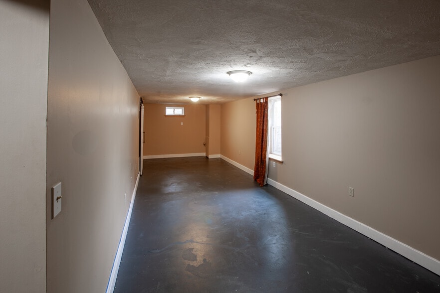 Building Photo - 4105 A St