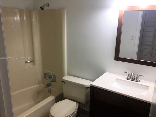Building Photo - 6061 Shaker Wood Cir