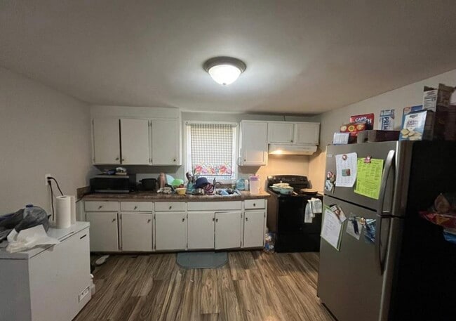 Primary Photo - 4429 Main St