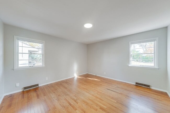 Building Photo - Fully remodeled 4 Bed / 2 bath ranch home