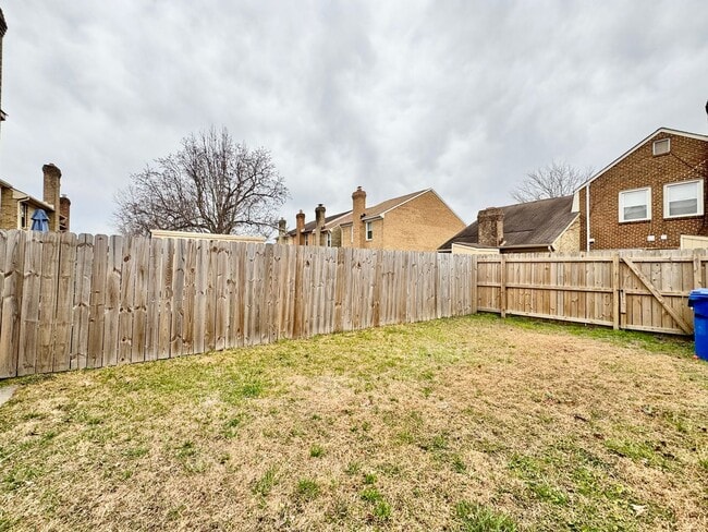 Building Photo - READY NOW!! Completely Updated 3-Bedroom Townhome in Kempsville Lake! Fenced Backyard - Pet Frien...