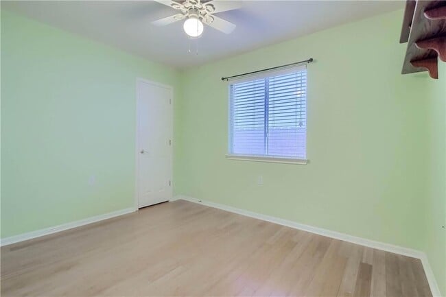 Building Photo - 1100 Emmitt Run