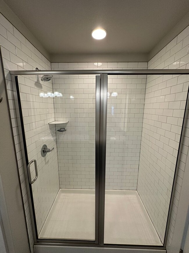 Building Photo - Amazing 3 bedroom townhome in Windsor!