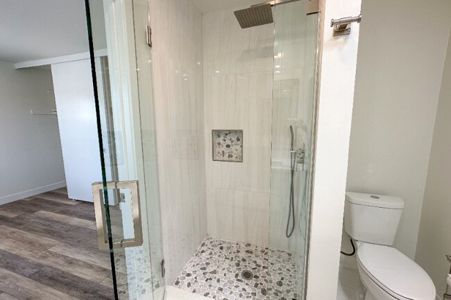 Building Photo - 18271 Roberta Cir