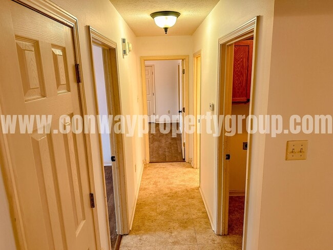 Building Photo - 1750 Longfellow Dr