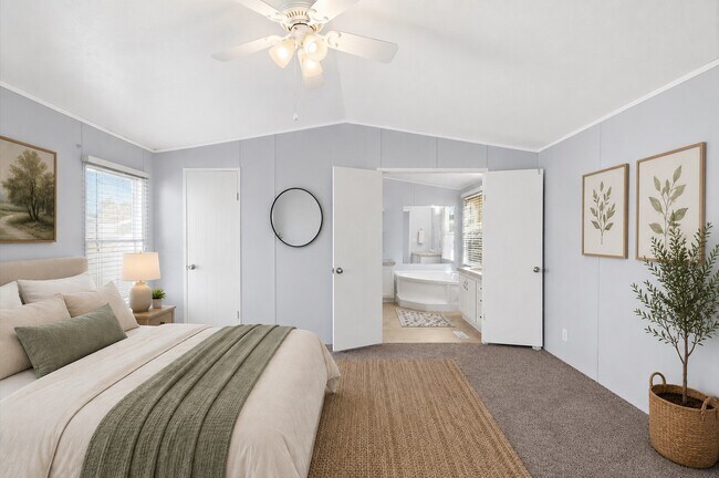Building Photo - 12701 Paradise View Ct W