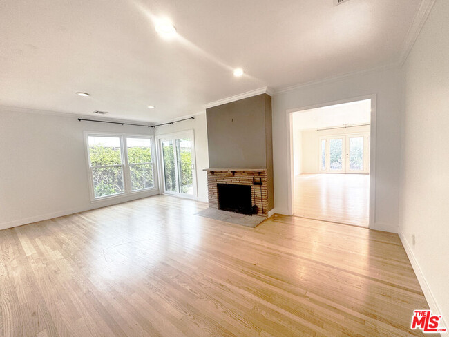 Building Photo - 5460 Burnet Ave