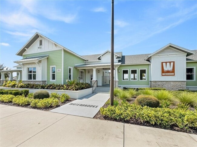 Building Photo - 2062 Suwannee Banks St