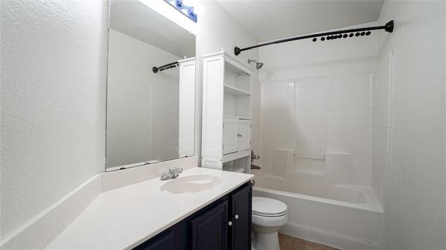 Building Photo - 3124 Creekside Dr