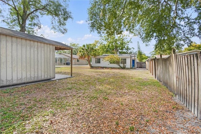 Building Photo - 6013 N Otis Ave