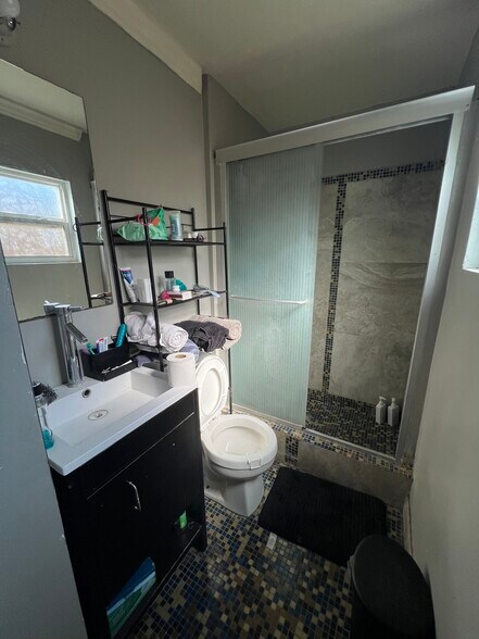 Building Photo - 354 6th St NW