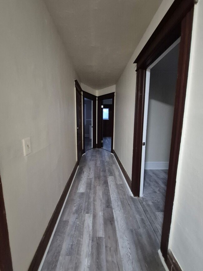 Building Photo - 205-207 Magee Ave