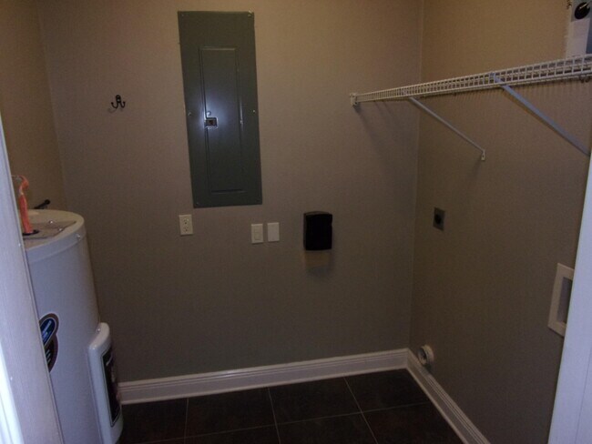 Building Photo - 1822 Sea Pines Ln