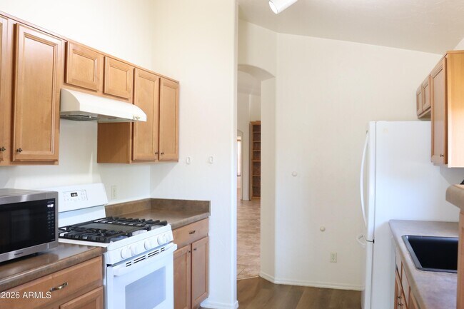 Building Photo - 5379 Almosa St