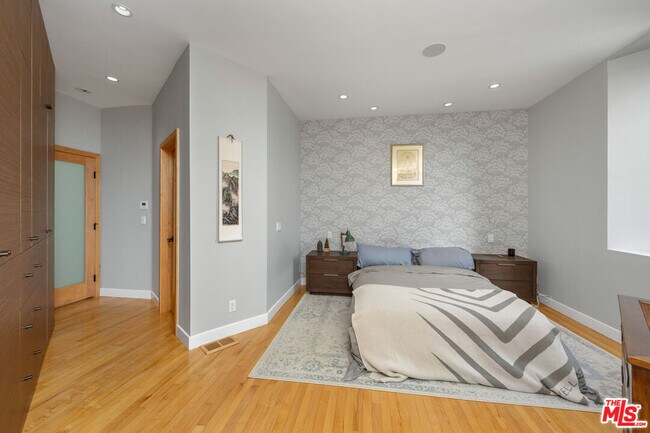 Building Photo - 4108 Murietta Ave