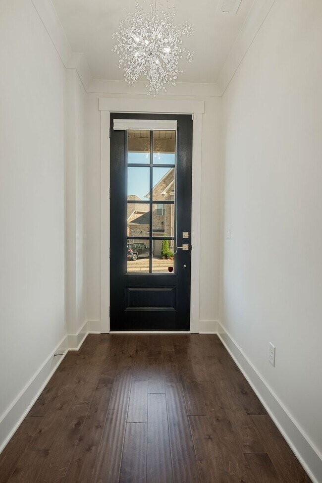 Building Photo - Gated Community - Villages of Stoneybrook