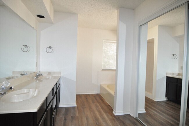 Building Photo - COMING SOON/VIEW NOW - Beautiful Euless Home in GCISD – Updated & Move-In Ready!