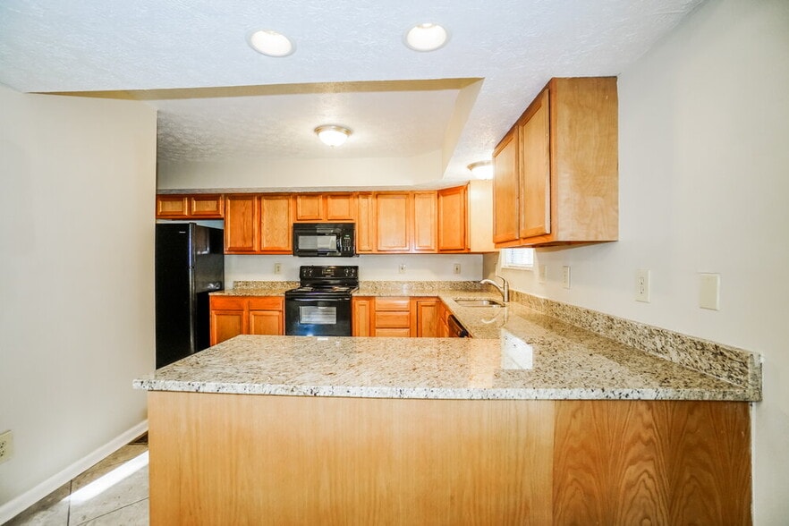 Building Photo - 7950 Dolmen Dr