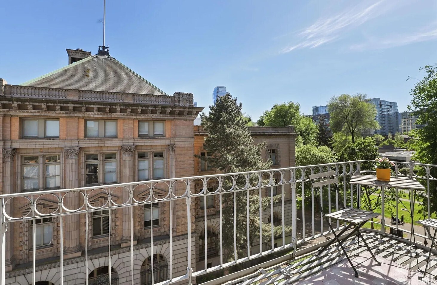 Building Photo - 300 NW 8th Ave