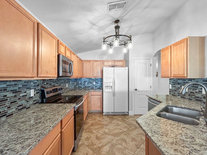 Building Photo - 12514 Sophiamarie Loop