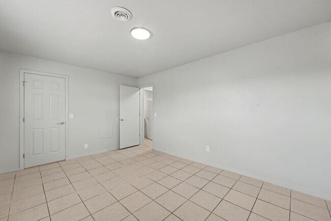 Building Photo - 1241-1247-1247 W Sunset Dr