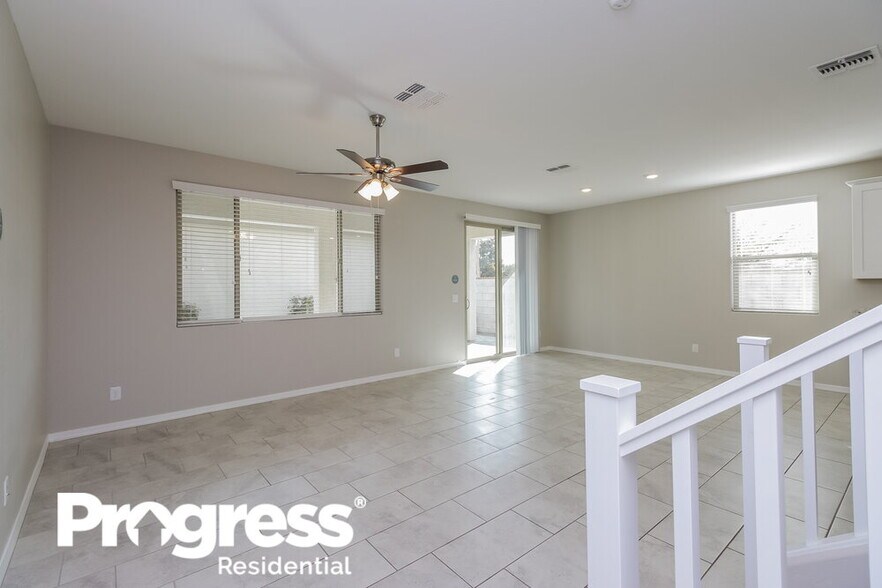 Building Photo - 1563 S Loren Ln