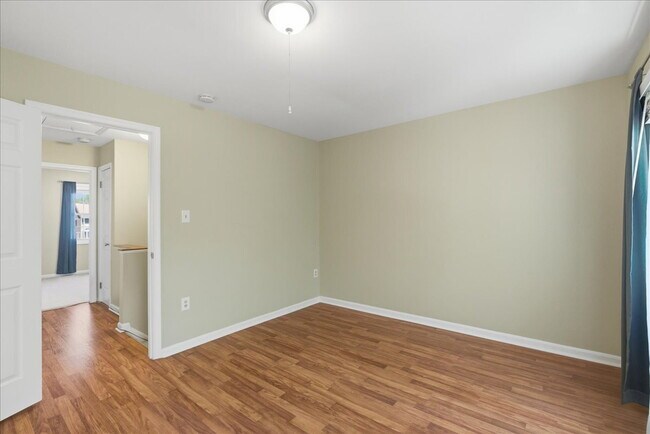 Building Photo - Comfortable Single-Family Home with Functional Layout and Outdoor Space