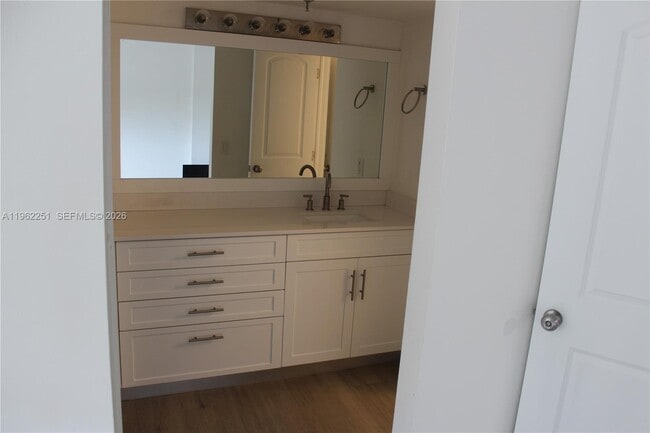 Building Photo - 955 Egret Cir