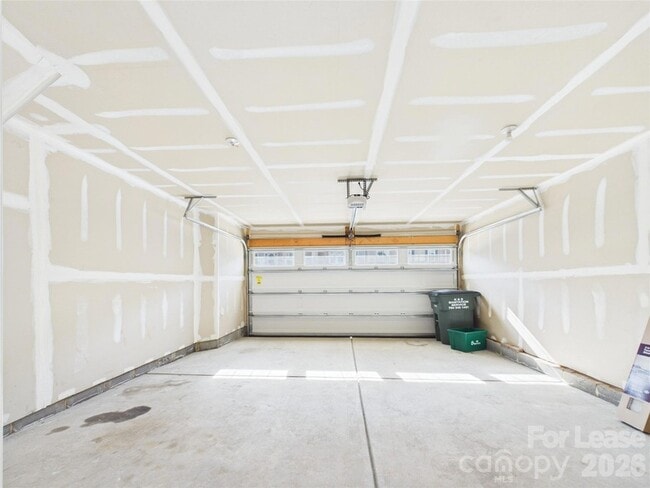 Building Photo - 2617 Grantham Place Dr